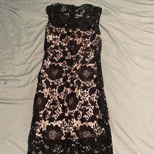 Medium black/tan Lacey dress (midi)